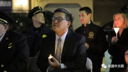 江俊輝參加李孟賢悼念活動(dòng)(上)并接受美國中文網(wǎng)采訪(下) 美國中文網(wǎng)官子俊攝