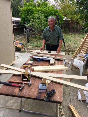 北方人直爽、熱情好客的性格在于大爺身上顯露無遺。(美國《僑報(bào)》/于大爺家人提供)