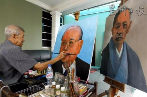 盡管身體抱恙，張?zhí)煜鄥s沒有放棄最愛的畫畫，只要雙手能畫，雙眼能看，他都堅(jiān)持畫下去。(馬來西亞《星洲日?qǐng)?bào)》)