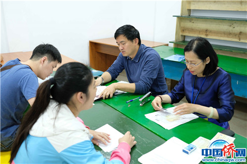 中國(guó)駐西班牙大使館赴瓦倫西亞辦公。