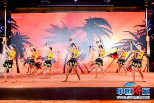 圖為推介會(huì)現(xiàn)場文昌特色表演?！↑S良策 攝