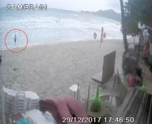 監(jiān)控視頻畫面，紅圈中為失蹤男子。圖片來源：泰國《世界日報》