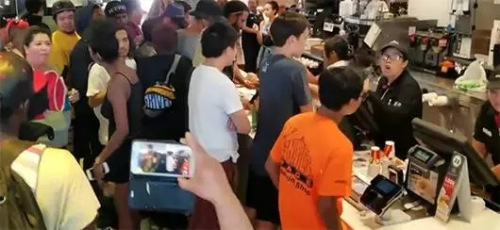 美國人民排隊搶購四川辣醬