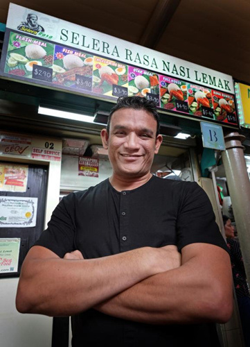 本地著名亞當(dāng)路椰漿飯Selera Rasa負(fù)責(zé)人阿都馬利克正在試驗(yàn)，如何把優(yōu)質(zhì)的椰漿飯帶到印尼。