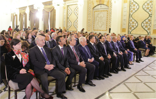 簽字儀式現(xiàn)場。