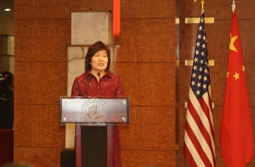 章啟月總領(lǐng)事致辭。