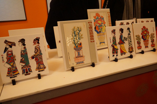 皮影展示臺(tái)。