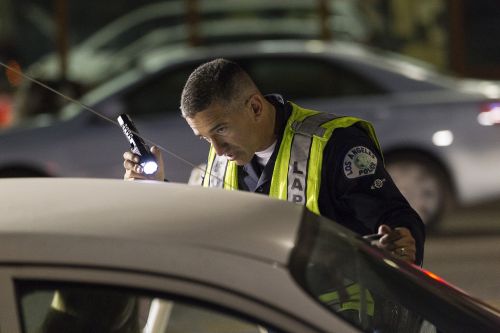 以為換匯得逞的梅先生沒想到掉進(jìn)“大麻”的坑里。(美國《僑報》資料圖)