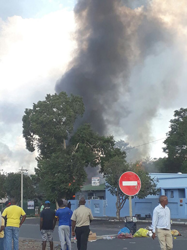 騷亂現(xiàn)場。(圖片來源：西北省警民中心)