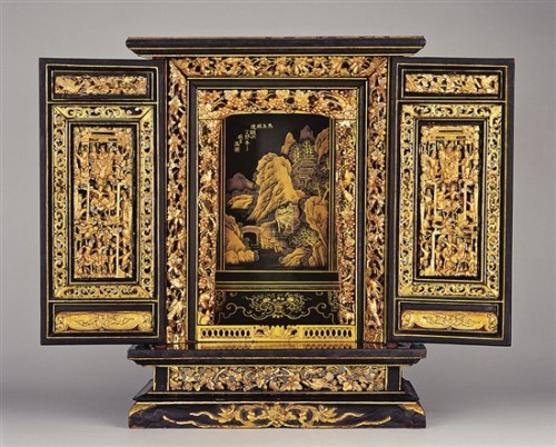 清代金漆木雕花鳥人物故事小神龕 廣東省博物館供圖