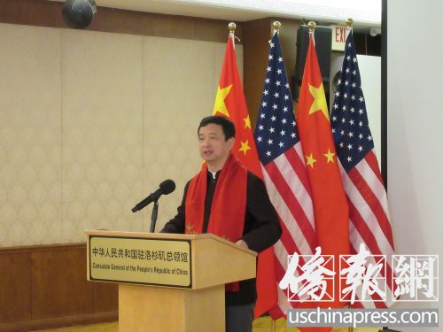 1月17日，中國(guó)駐洛杉磯總領(lǐng)館古今參贊向華文媒體介紹“2018歡樂春節(jié)”總體情況。(僑報(bào)記者翁羽攝)