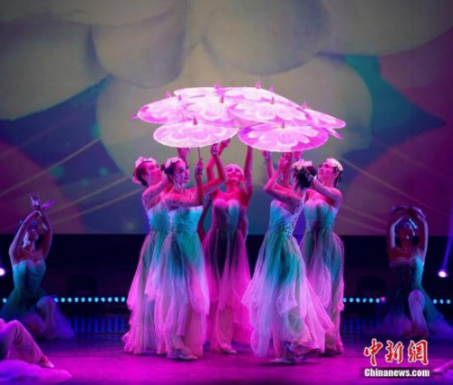 圖為舞蹈《茉莉花開(kāi)》。 <a target='_blank' >中新社</a>記者 吳旭 攝