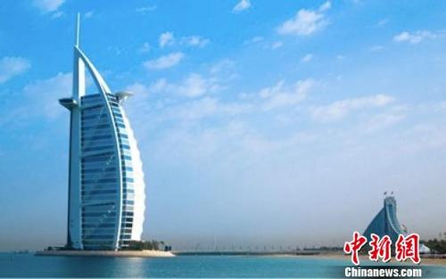 圖為迪拜的帆船酒店。　官方供圖