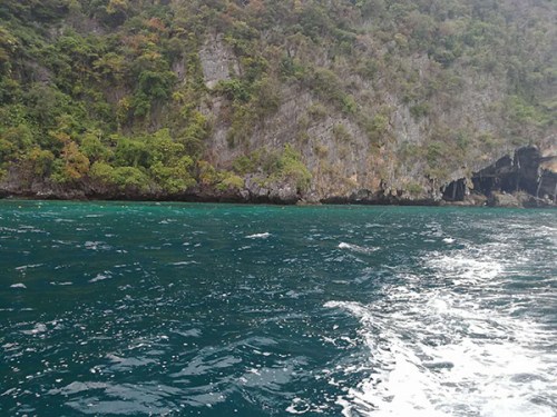 發(fā)生爆炸事故的附近海域。澎湃新聞記者 于瀟清 圖