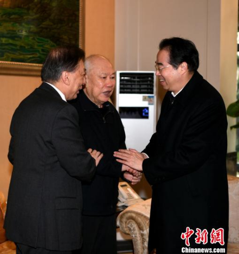 許又聲專程看望林文鏡并致以新春的祝福?！⊥鯑|明 攝