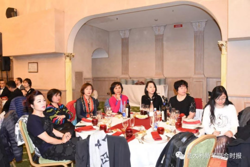 與會嘉賓出席換屆儀式。 （意大利《新華聯(lián)合時報》微信公眾號）