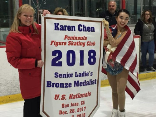 陳楷雯和她的教練Tammy Gambill。（美國(guó)《世界日?qǐng)?bào)》／楊青攝影）