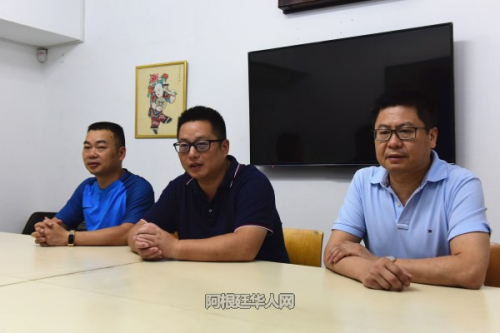 中國駐阿使館陳志軍領(lǐng)事就尋找工作做出周密部署。（阿根廷華人網(wǎng) 柳軍攝）