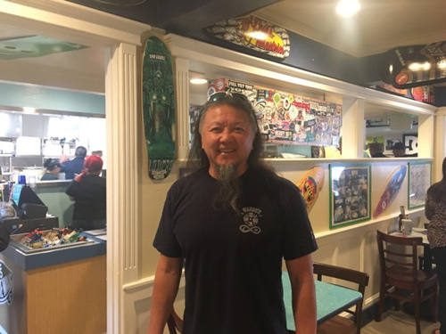 李永基和另外兩兄弟共同經(jīng)營餐廳，目前在全美遍地開花。(美國《世界日報》記者/王全秀子 攝)
