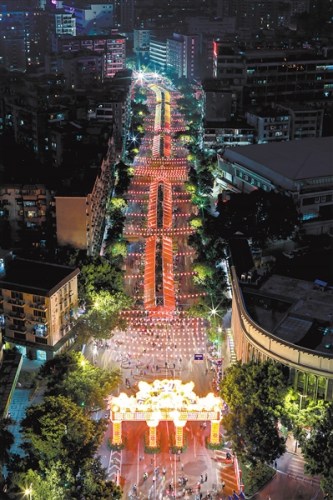 資料圖：荔灣花市（片）。 廣州日報全媒體記者蘇俊杰 攝