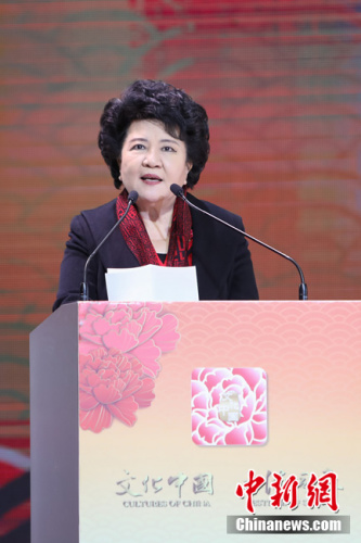 2月4日晚，國務院僑務辦公室主任裘援平在演出前致辭。 <a target='_blank' >中新社</a>記者 謝光磊 攝