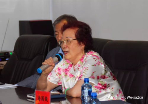 南部非洲粵港澳總商會(huì)會(huì)長(zhǎng)陳玉玲代表領(lǐng)保顧問發(fā)言。(圖片來(lái)源：南非僑網(wǎng)微信公眾號(hào))