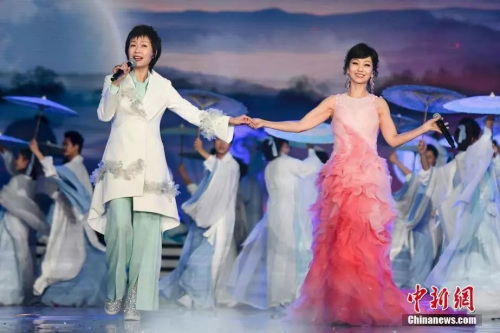 葉童與趙雅芝同臺獻唱《千年等一回》