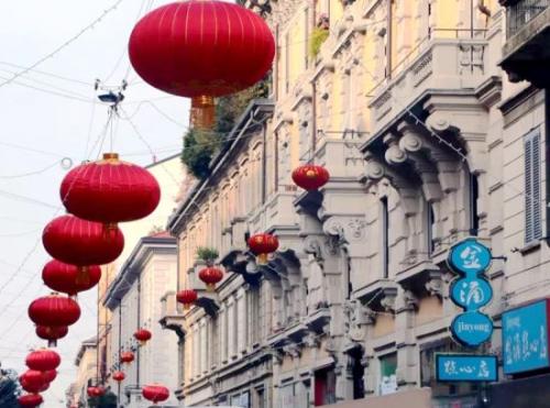 米蘭華人商業(yè)街。(歐聯(lián)網(wǎng) 朱金亮 攝)