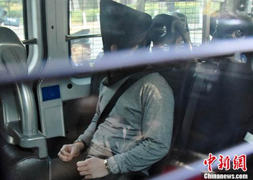 香港大埔公路一輛巴士10日發(fā)生側(cè)翻事故，致19人死亡，30歲司機被控危險駕駛引致他人死亡罪名。 <a target='_blank' >中新社</a>記者 麥尚旻 攝