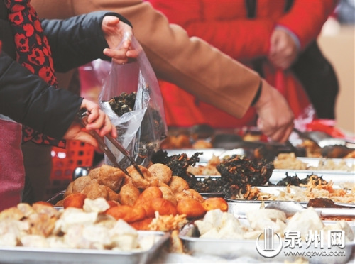 各種誘人的小吃。