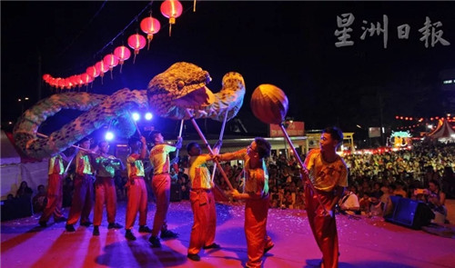 蛇廟的&ldquo;舞蛇&rdquo;表演。