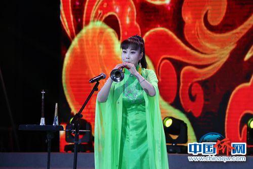 中國音樂學(xué)院侯彥秋帶嗩吶獨奏《打棗》《好漢歌》。(韓輝 攝)