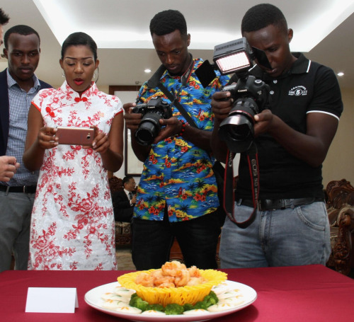 節(jié)目錄制現(xiàn)場。