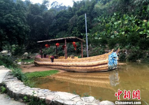 “克拉克號(hào)”古船模型?！埥鸫?攝