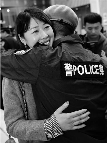 范真權(quán)和妻子。 陳雷 攝