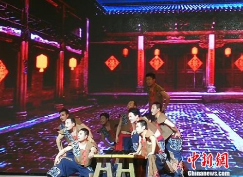 此次演出中，有許多獨具高平特色的文藝節(jié)目，展示由神農(nóng)炎帝農(nóng)耕文明衍生出的民間民俗傳統(tǒng)文化?！罱苡?攝