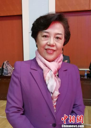 山西省僑聯(lián)主席王維卿接受<a target='_blank'  >中新網(wǎng)</a>記者采訪?！罱苡?攝