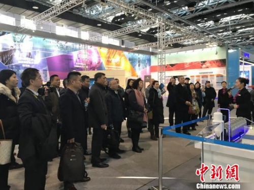 海內(nèi)外名企代表參訪中關村科技園區(qū)?！≈苄缷?攝