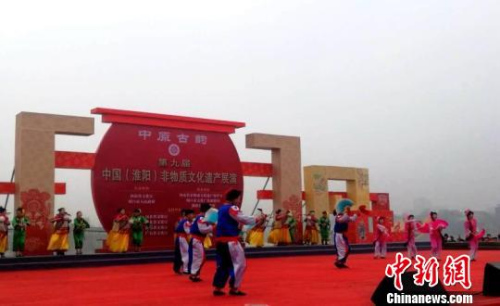 圖為來自河北省的非遺項(xiàng)目昌黎地秧歌?！Ⅸi 攝