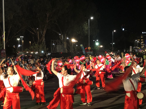 開(kāi)普敦華星藝術(shù)團(tuán)亮相狂歡節(jié)。