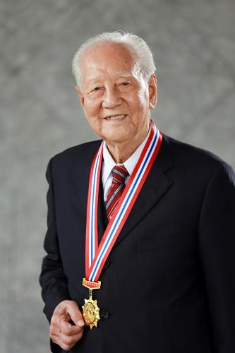 　黃旭華院士。