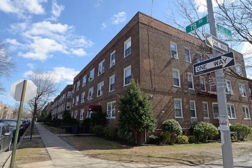 事發(fā)小區(qū) 圖片來(lái)源：美國(guó)《世界日?qǐng)?bào)》