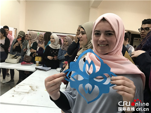 剪紙(攝影:孫伶俐) 剪紙(攝影:孫伶俐)