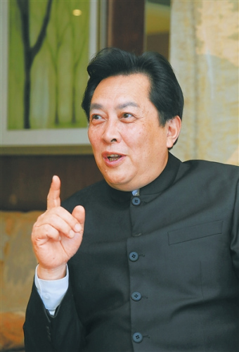 著名表演藝術(shù)家唐國(guó)強(qiáng)。 本報(bào)記者 李英挺 攝