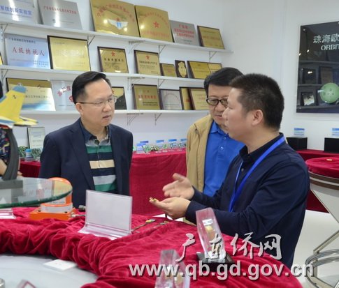 調(diào)研組考察珠海歐比特公司