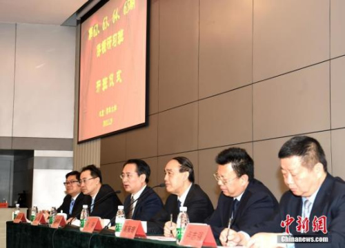 3月29日，第62、63、64、65期僑領(lǐng)研習(xí)班開班儀式在北京清華大學(xué)舉行，來自全球78個(gè)國家和地區(qū)的170余位學(xué)員參加。國務(wù)院僑辦副主任譚天星出席開班儀式并講話。 <a target='_blank' >中新社</a>記者 張勤 攝