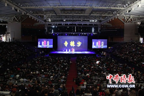 現(xiàn)場(chǎng)演出。(希臘《中希時(shí)報(bào)》/王洪普 攝)