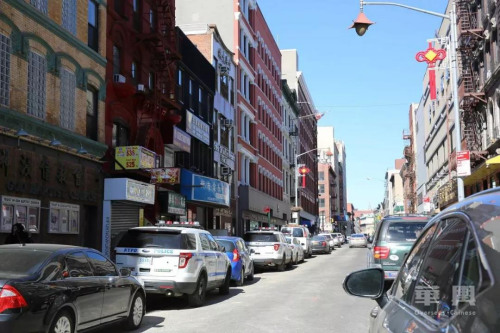 紐約曼哈頓伊麗莎白大道，東方書店所在地。