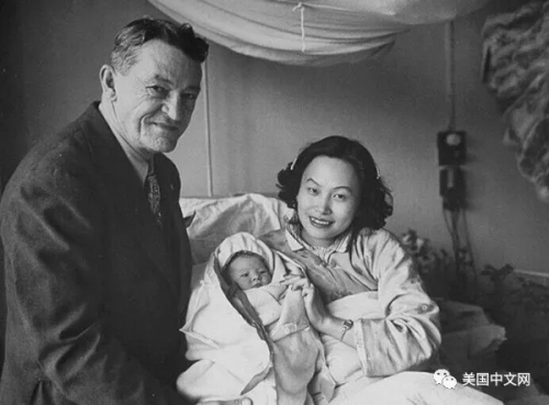 1949年1月8日夫妻倆與長女的合照(值得一提的是，宋美齡對陳香梅的兩個女兒十分喜愛，是兩個孩子的干媽，她們的名字陳美華和陳美麗也是宋美齡取的。)