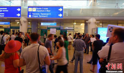 資料圖：俄羅斯莫斯科謝列梅捷沃機(jī)場(chǎng)過(guò)境區(qū)。 